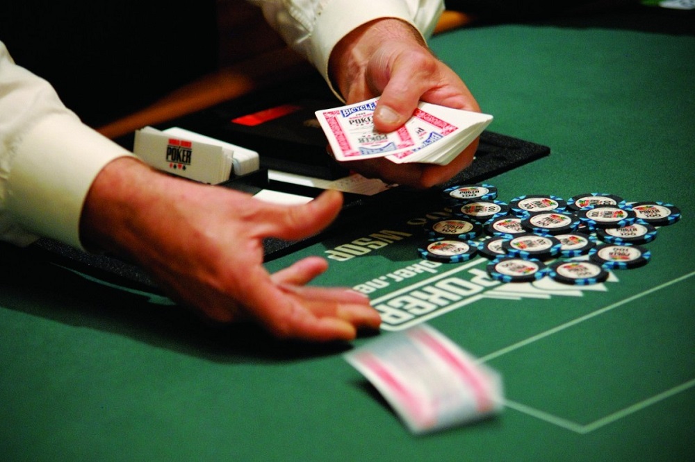What Makes a Great Poker Dealer?